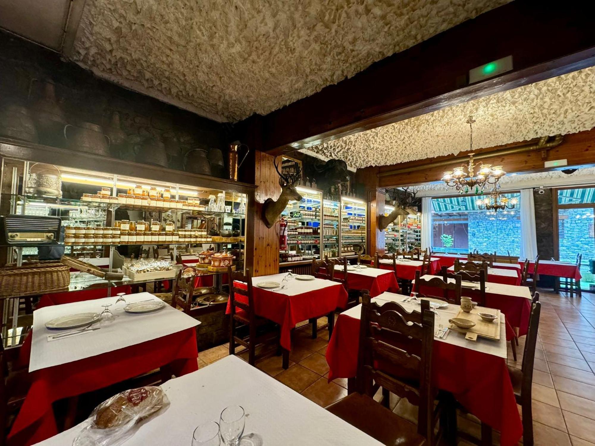Hotel Valls Valira Os de Civís Екстериор снимка