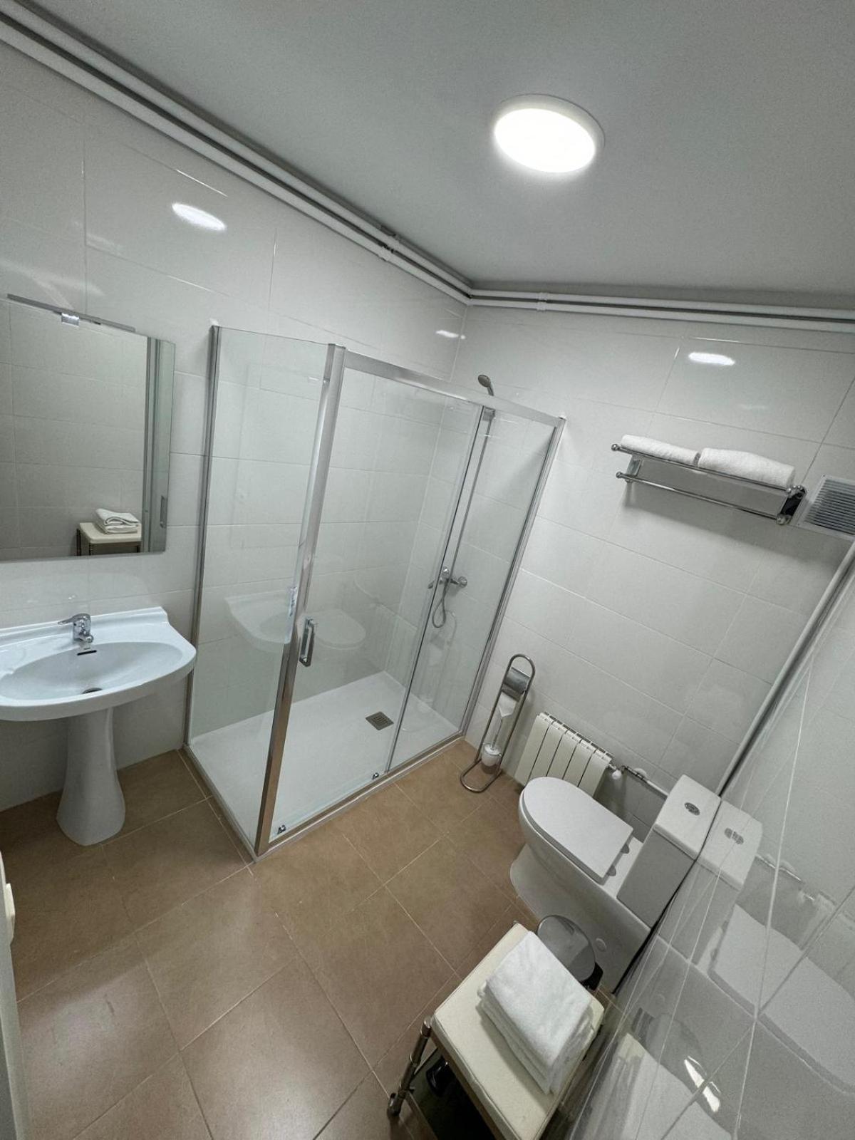 Hotel Valls Valira Os de Civís Екстериор снимка