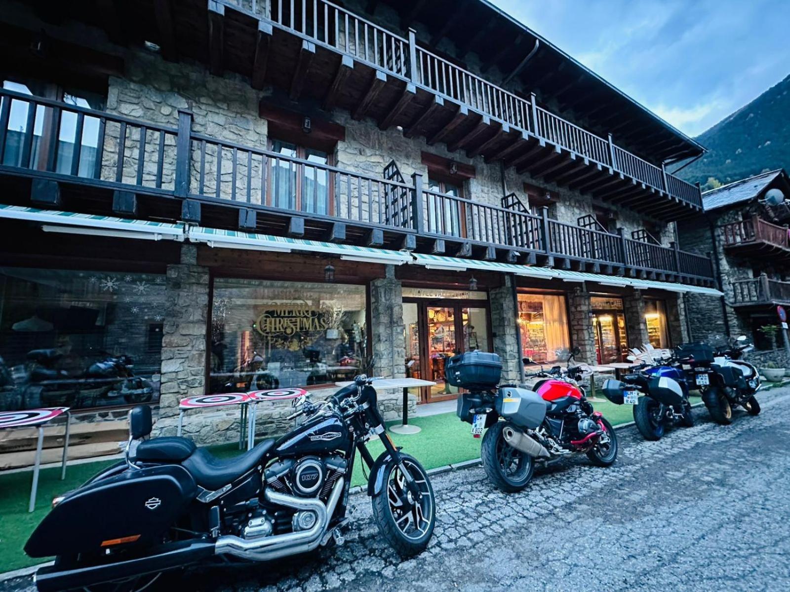 Hotel Valls Valira Os de Civís Екстериор снимка