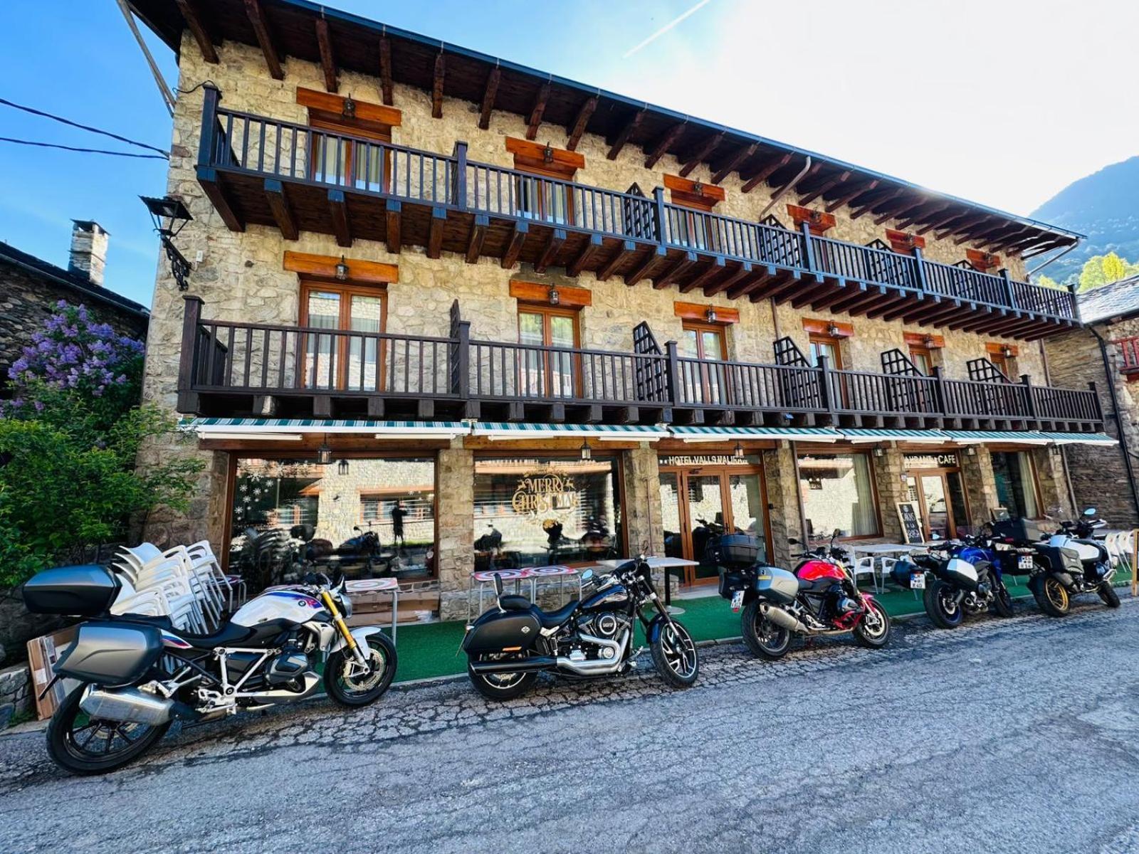 Hotel Valls Valira Os de Civís Екстериор снимка